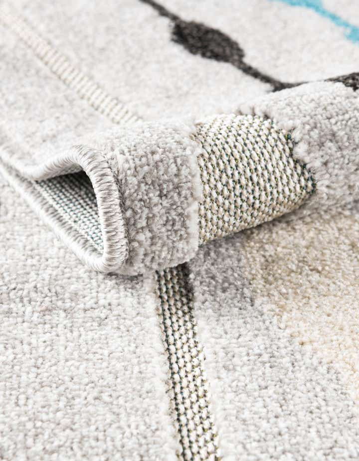 7' x 10' Easy-Clean Modern Indoor / Outdoor Rug