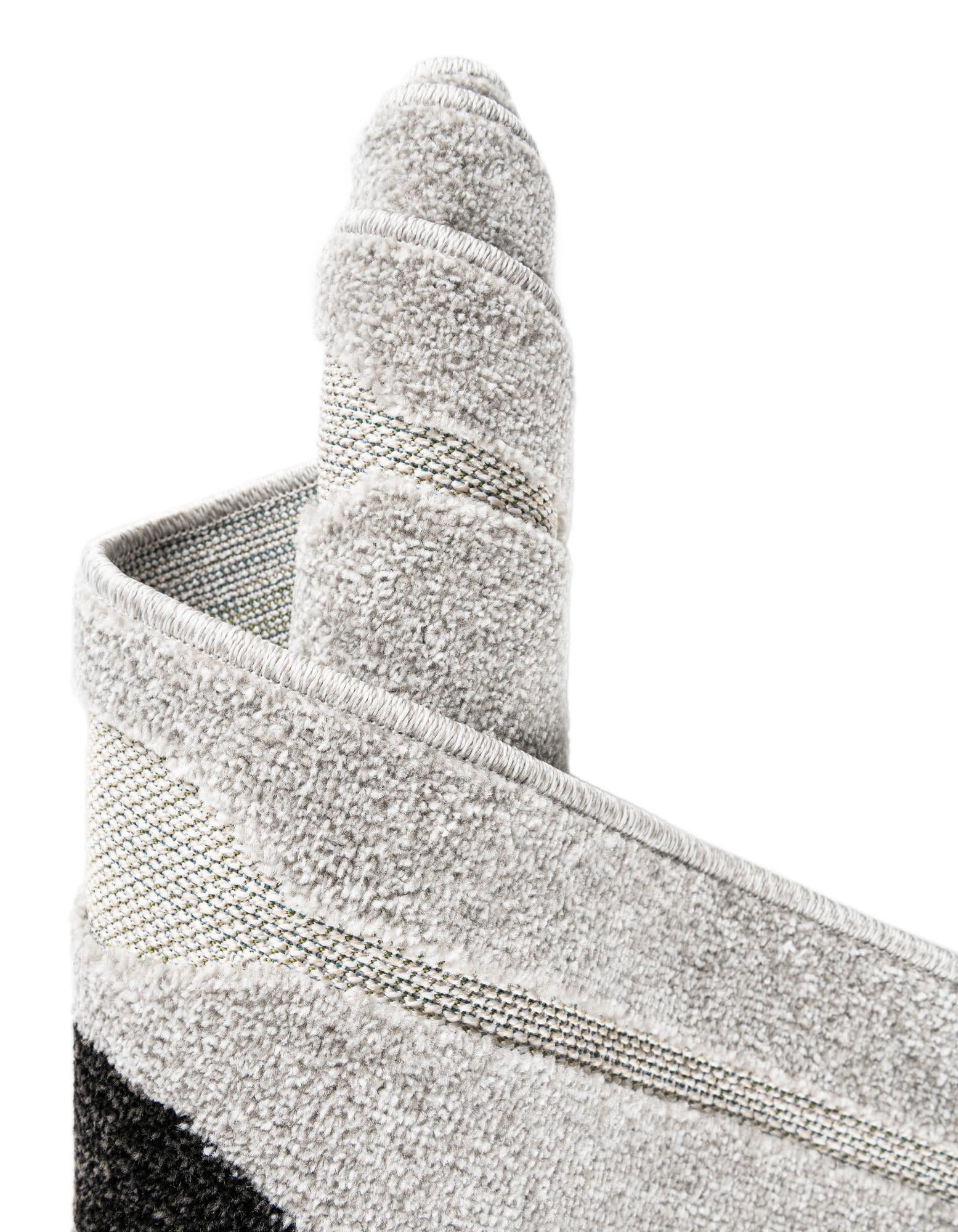 4' x 6' Easy-Clean Modern Indoor / Outdoor Rug
