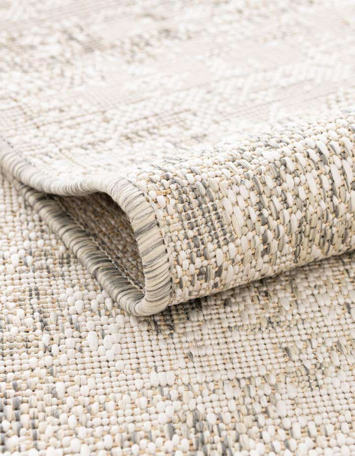 6' x 9' Easy-Clean Modern Indoor / Outdoor Rug