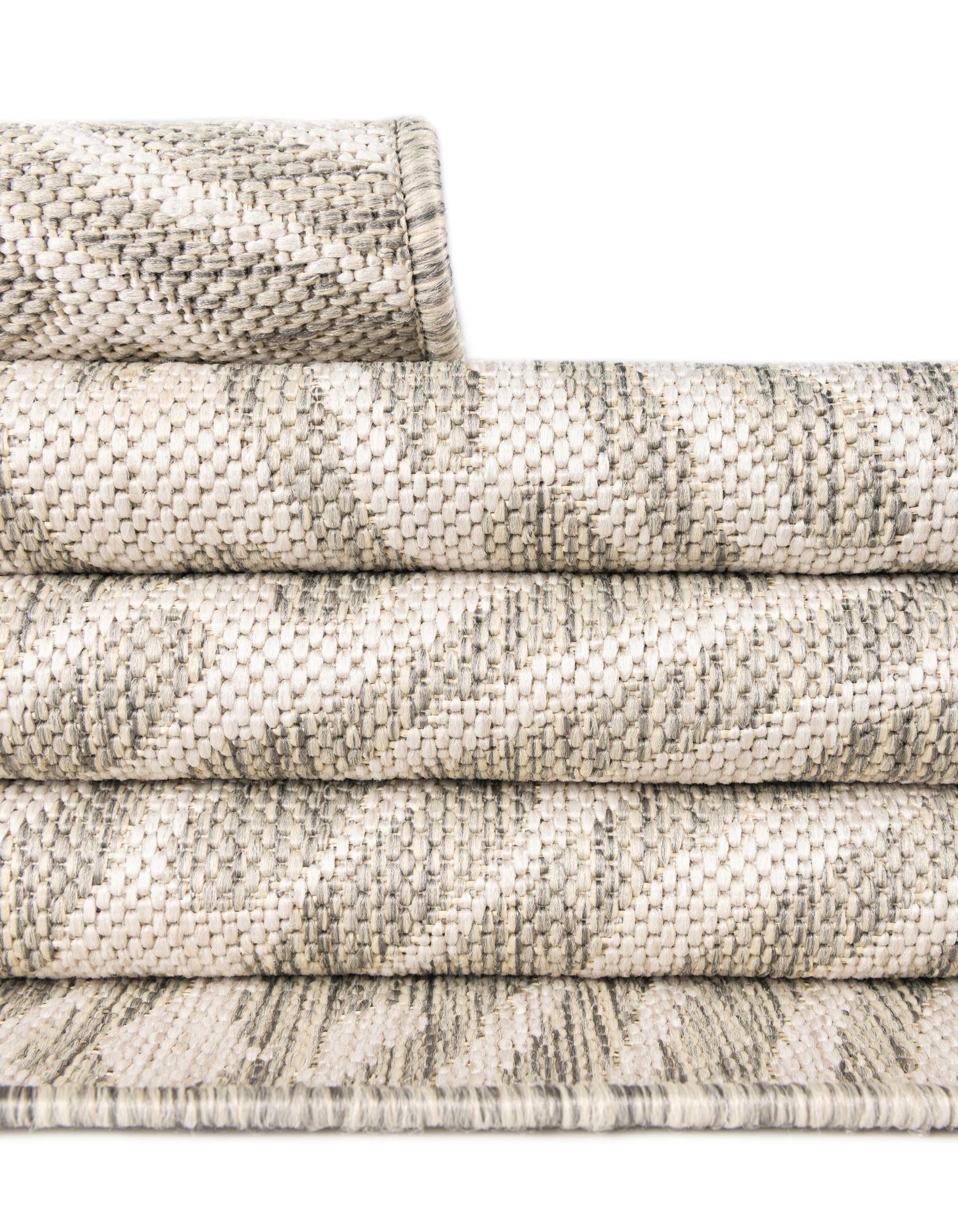 2' x 3' Easy-Clean Modern Indoor / Outdoor Rug