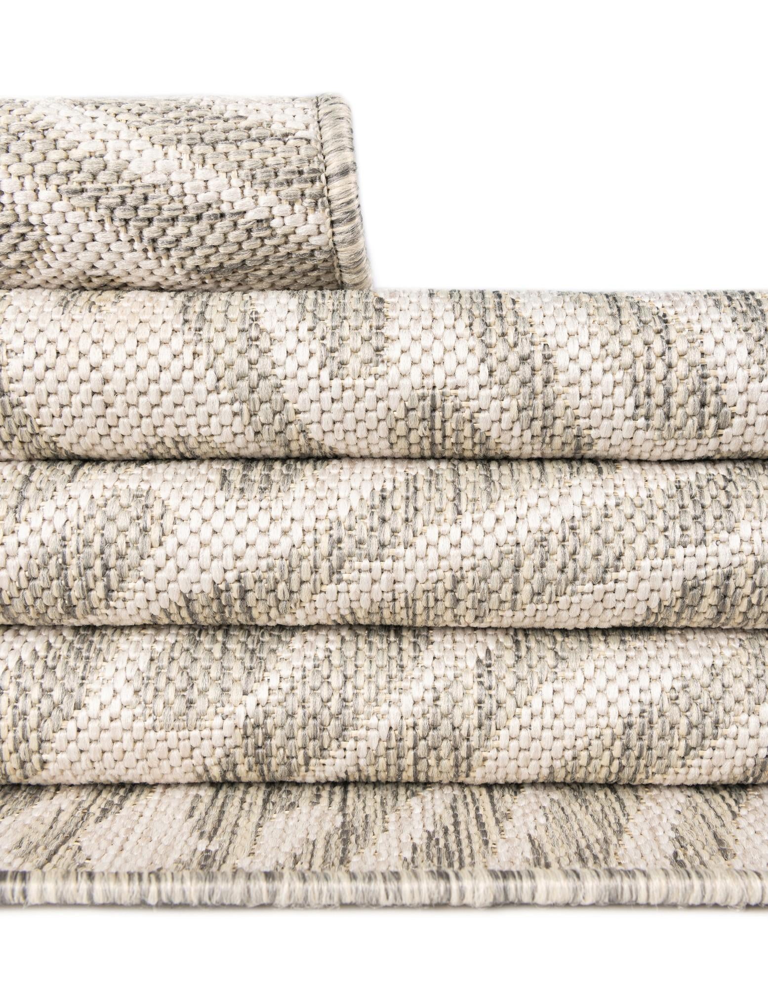 5' 3 x 7' Easy-Clean Modern Indoor / Outdoor Rug