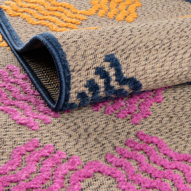 Detail image of 5' x 7' 7 Easy-Clean Indoor / Outdoor Rug