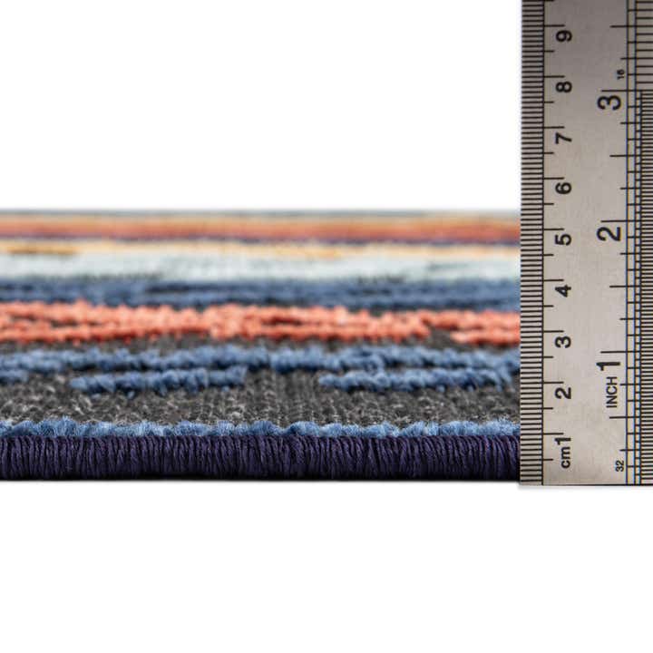 5' x 7' 7 Easy-Clean Indoor / Outdoor Rug