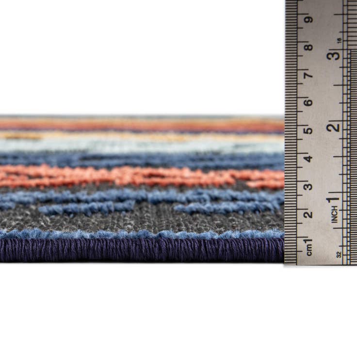 Detail image of 5' x 7' 7 Easy-Clean Indoor / Outdoor Rug