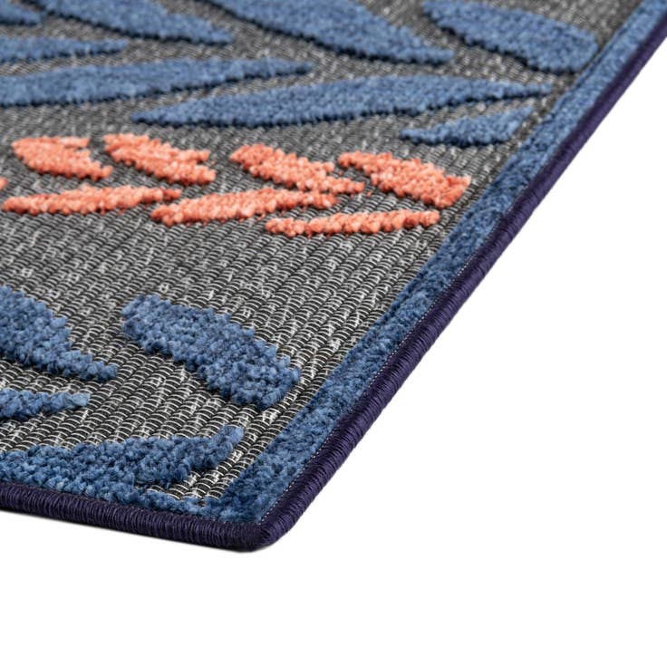 Detail image of 5' x 7' 7 Easy-Clean Indoor / Outdoor Rug