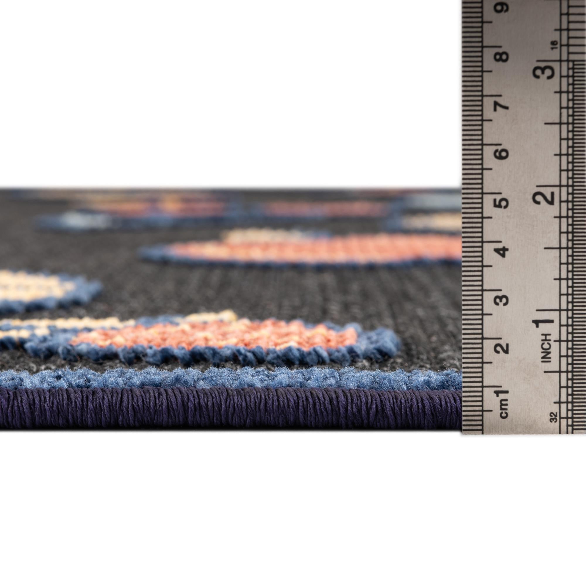 5' x 7' 7 Easy-Clean Indoor / Outdoor Rug