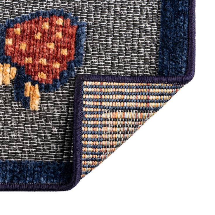 Detail image of 5' x 7' 7 Easy-Clean Indoor / Outdoor Rug