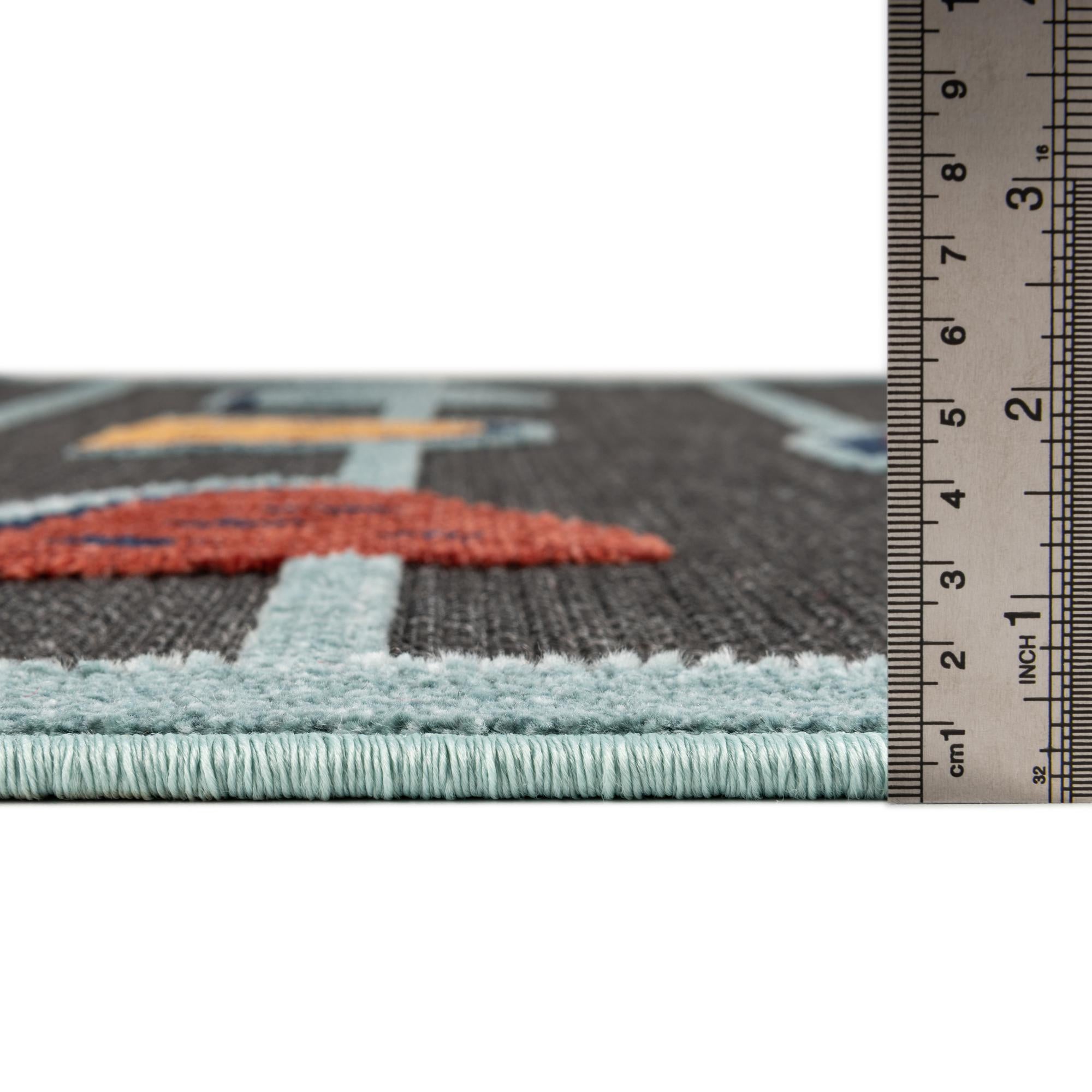 5' x 7' 7 Easy-Clean Indoor / Outdoor Rug