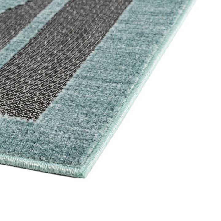 5' x 7' 7 Easy-Clean Indoor / Outdoor Rug
