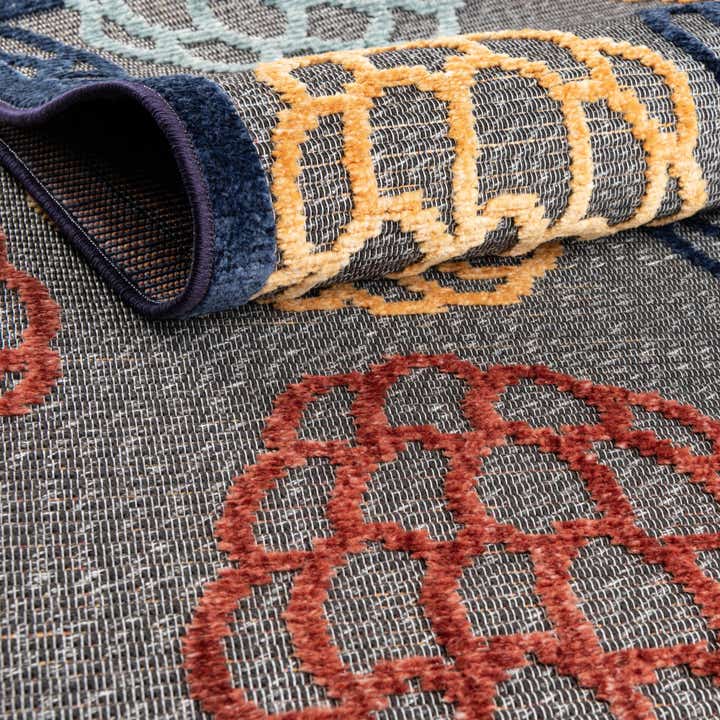 5' x 7' 7 Easy-Clean Indoor / Outdoor Rug