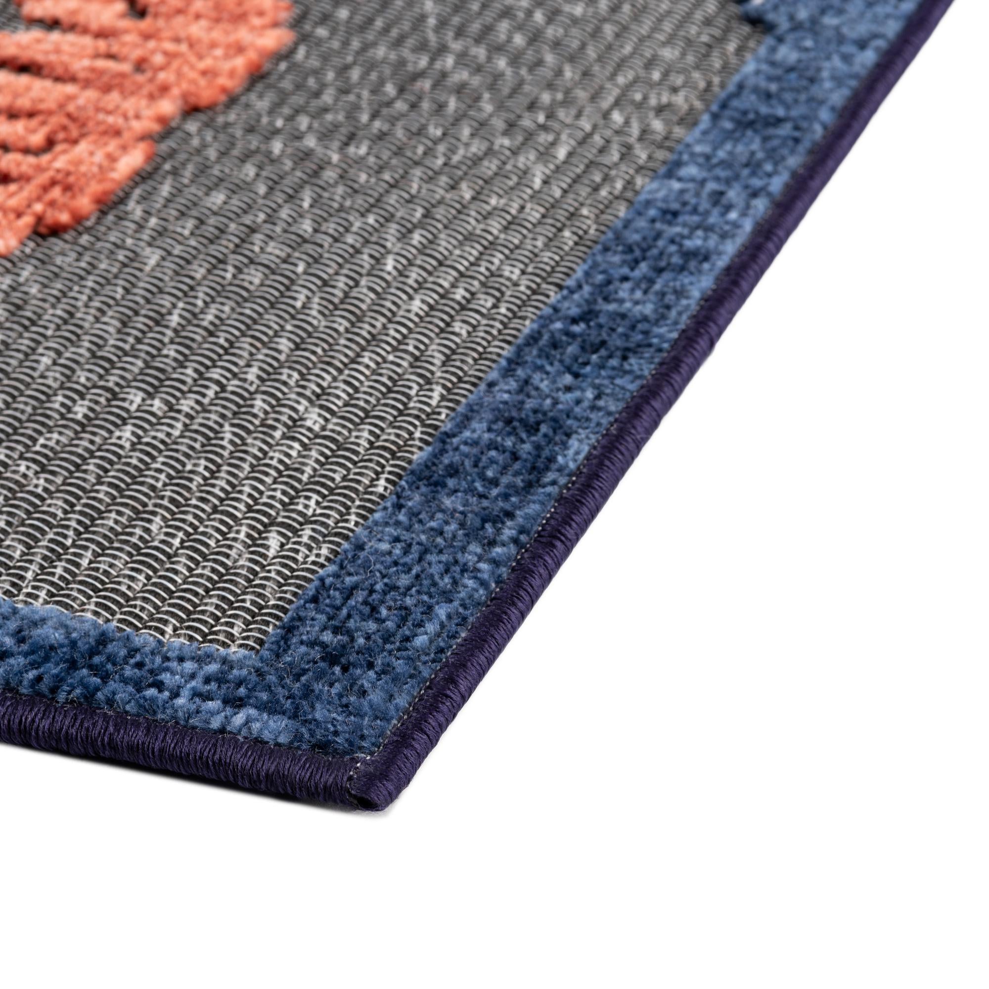5' x 7' 7 Easy-Clean Indoor / Outdoor Rug