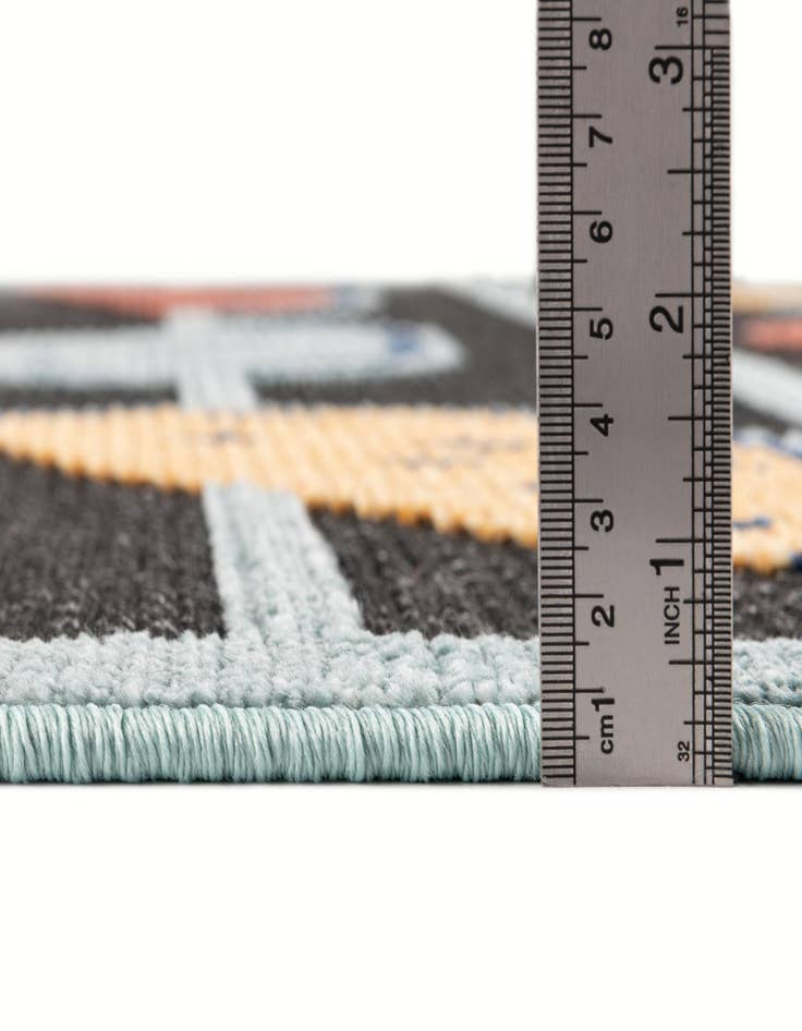 Detail image of 5' x 7' 7  Washable  Indoor / Outdoor Rug