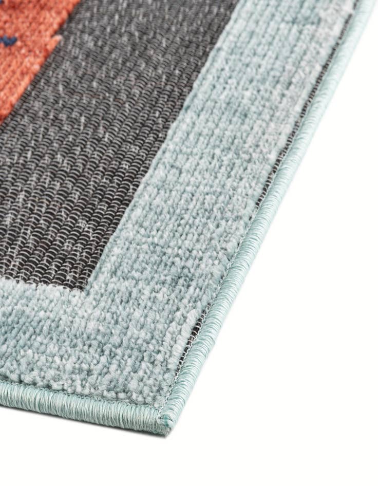 Detail image of 5' x 7' 7  Washable  Indoor / Outdoor Rug