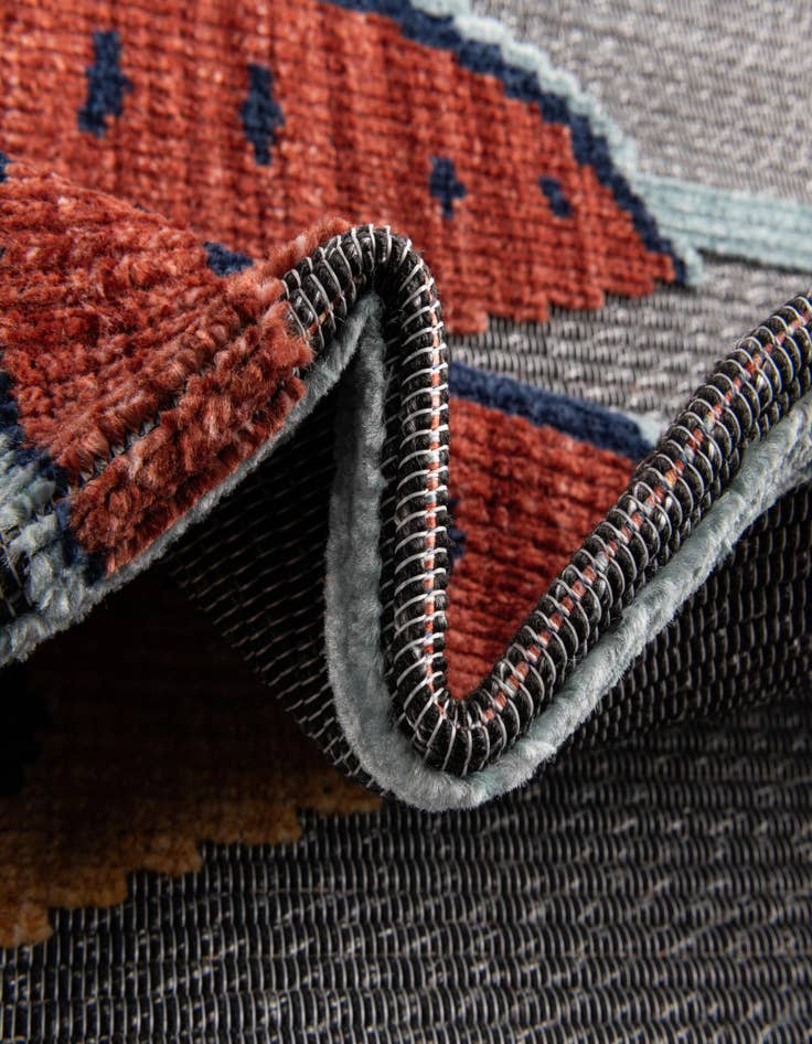 Detail image of 5' x 7' 7  Washable  Indoor / Outdoor Rug