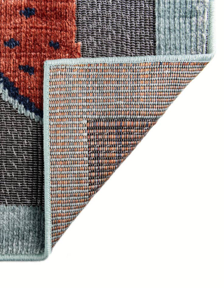 Detail image of 5' x 7' 7  Washable  Indoor / Outdoor Rug