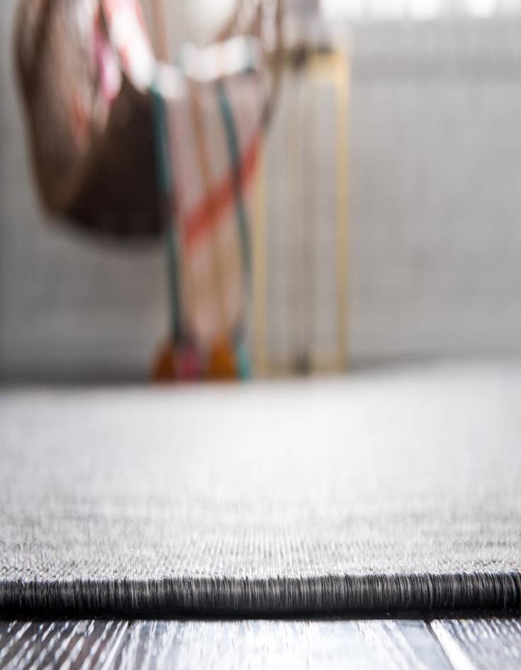 Detail image of 4' 2 x 6'  Washable Solid Indoor / Outdoor Rug