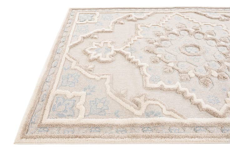 Detail image of 5' 2 x 7' 5 Easy-Clean Traditional Indoor / Outdoor Rug