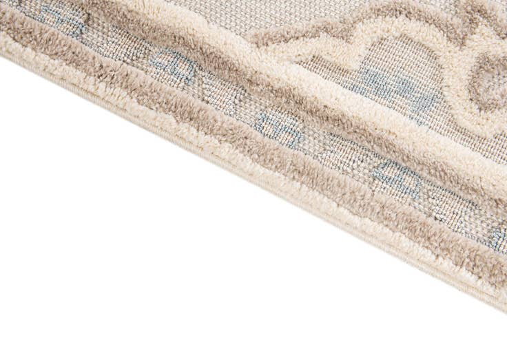 Detail image of 5' 2 x 7' 5 Easy-Clean Traditional Indoor / Outdoor Rug