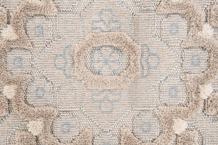 Detail image of 5' 2 x 7' 5 Easy-Clean Traditional Indoor / Outdoor Rug