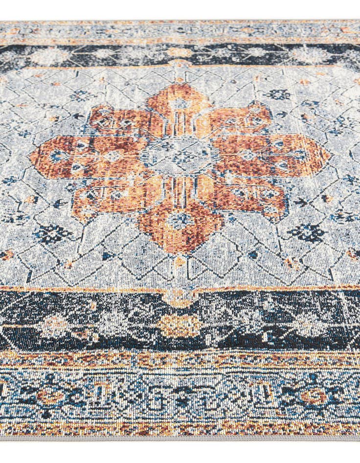 Detail image of 5' 2 x 7' 10  Washable Traditional Indoor / Outdoor Rug