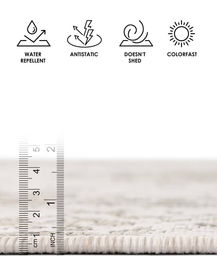 Detail image of 5' 3 x 8' Easy-Clean Traditional Indoor / Outdoor Rug