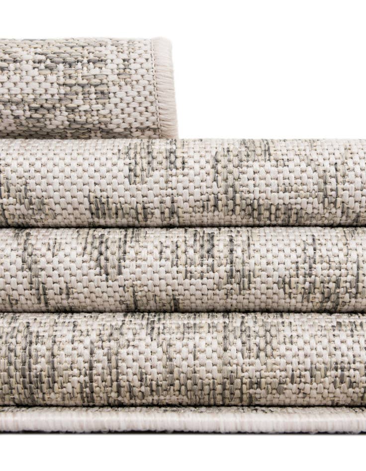 Detail image of 4' x 6' Easy-Clean Traditional Indoor / Outdoor Rug