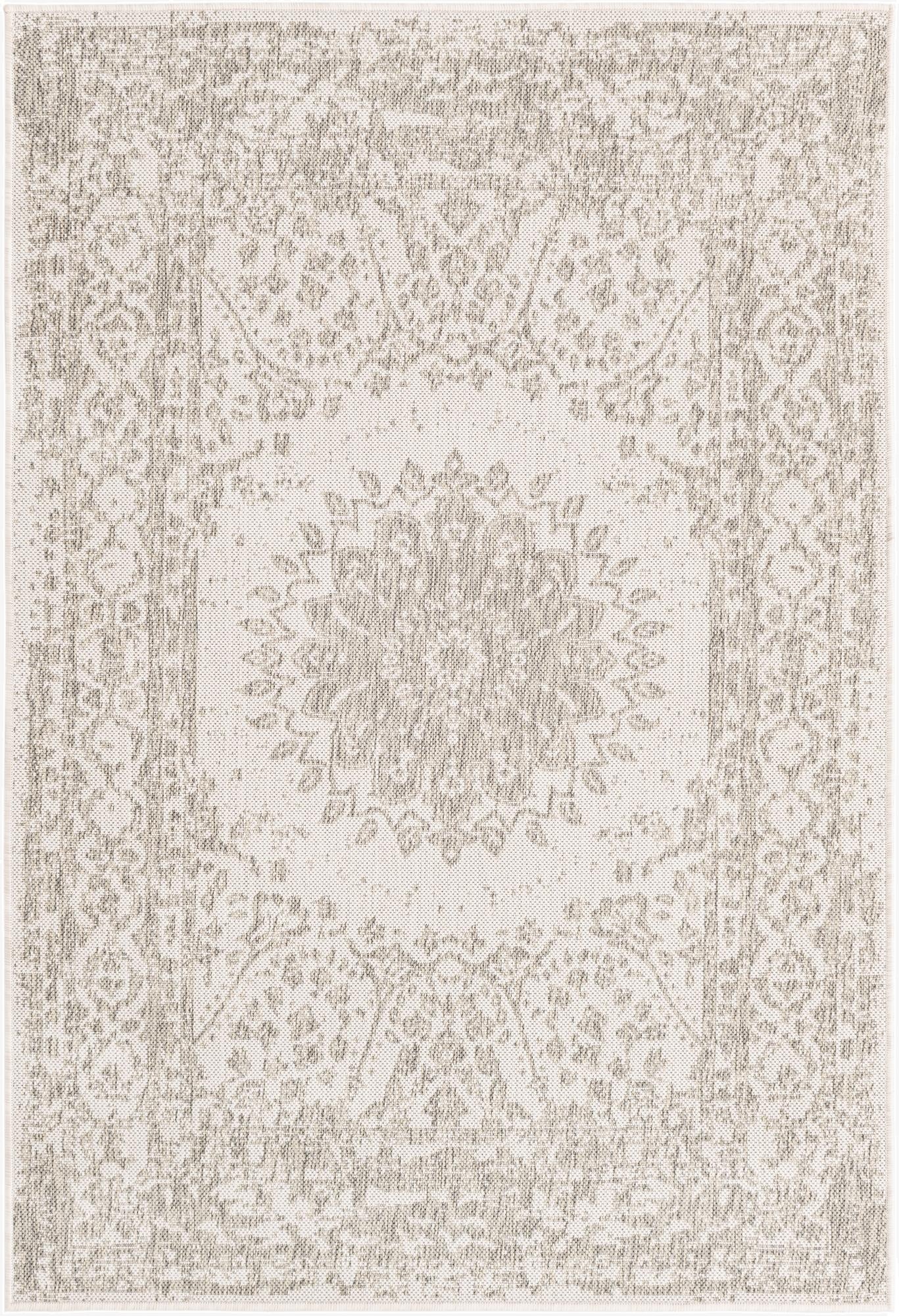 4' x 6'  Washable Traditional Indoor / Outdoor Rug