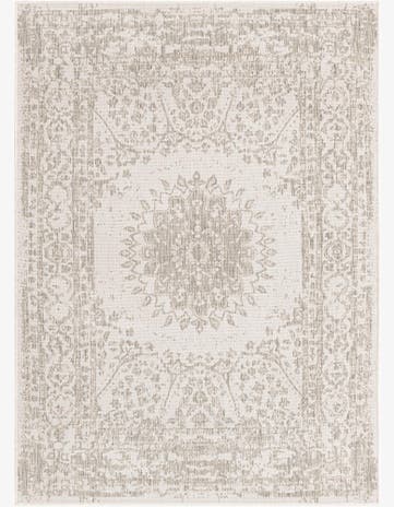 5' 3 x 7' Easy-Clean Traditional Indoor / Outdoor Rug