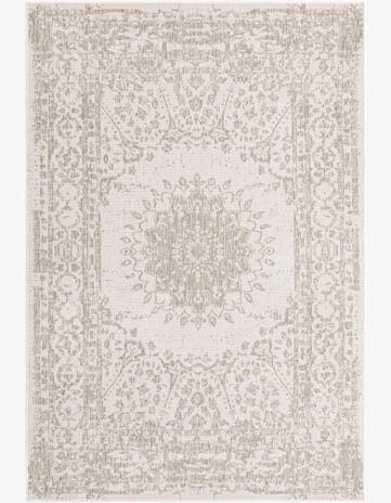 6' x 9' Easy-Clean Traditional Indoor / Outdoor Rug