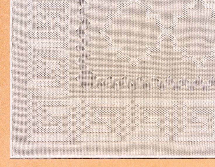 Detail image of 8' x 11' 4 Easy-Clean Trellis Indoor / Outdoor Rug