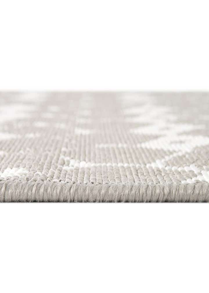 5' 3 x 8' Easy-Clean Trellis Indoor / Outdoor Rug