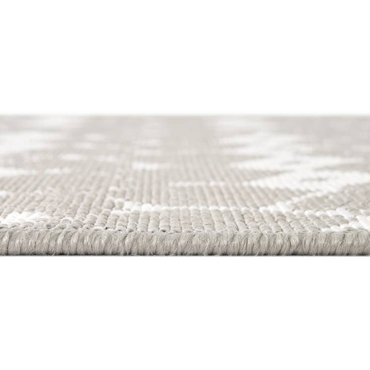 Detail image of 5' 3 x 8' Easy-Clean Trellis Indoor / Outdoor Rug