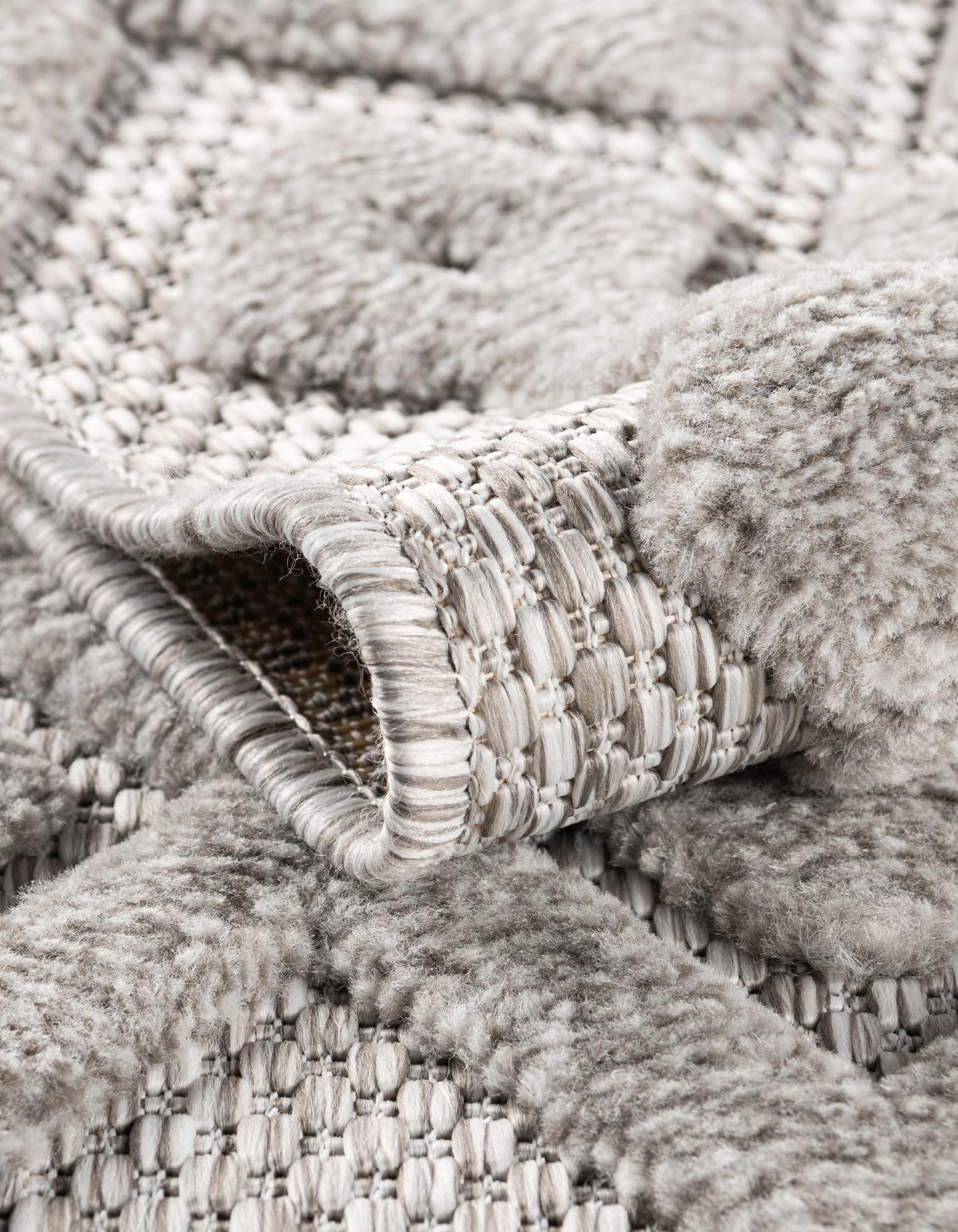 6' x 9' Easy-Clean Trellis Textured Indoor / Outdoor Rug