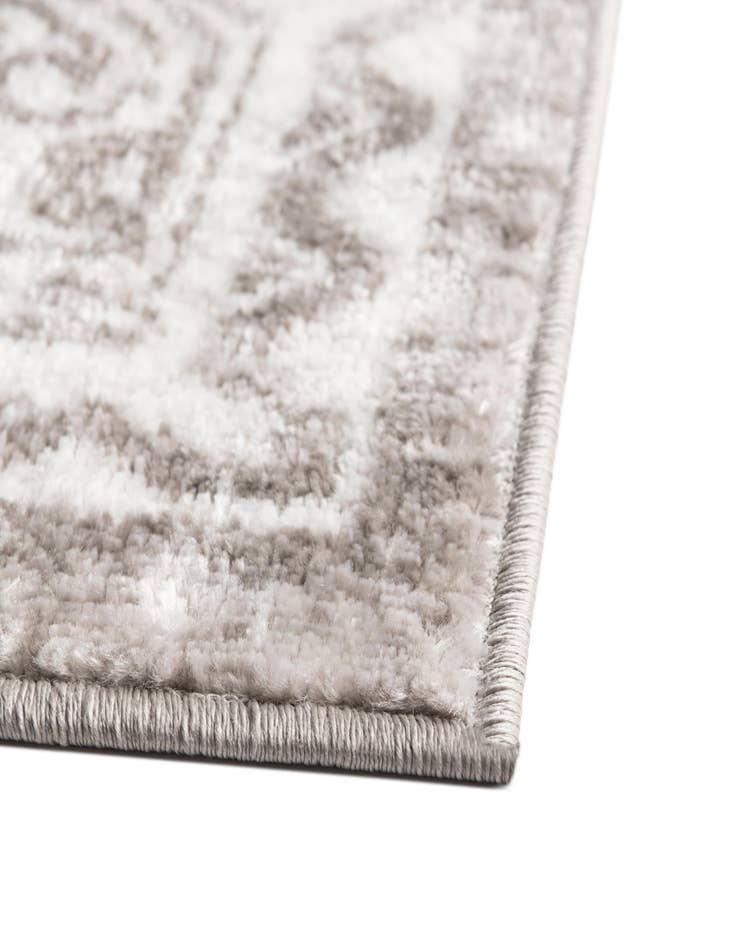 Detail image of 8' x 10' Oxford Rug