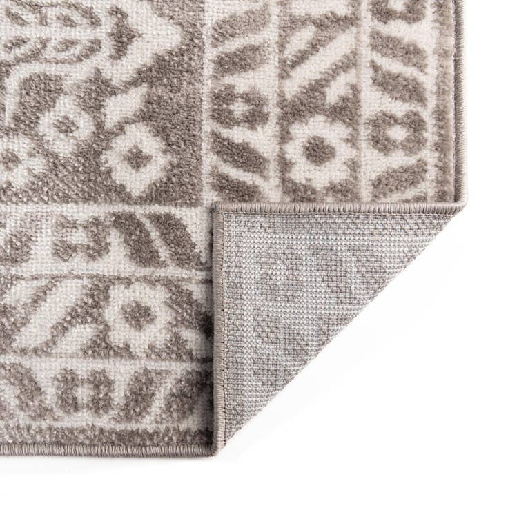 Detail image of 10' x 14' Oxford Rug