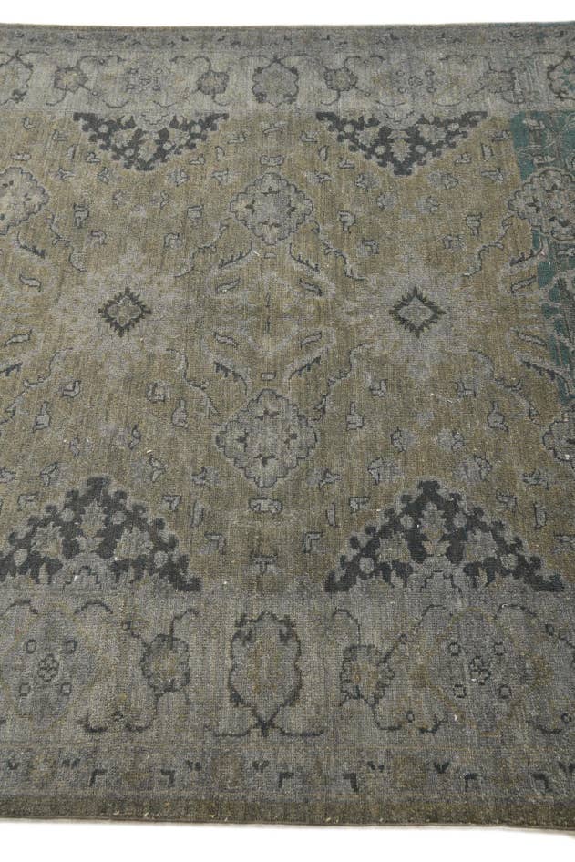 Detail image of 4' 9 x 6' Hand Knotted Peshawar Ziegler Rug