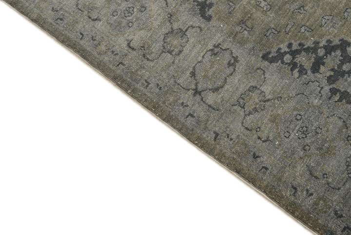 4' 9 x 6' Hand Knotted Peshawar Ziegler Rug