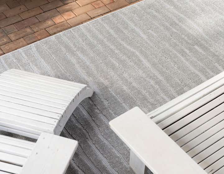 4' x 6' Easy-Clean Sabrina Soto Ola Indoor / Outdoor Rug