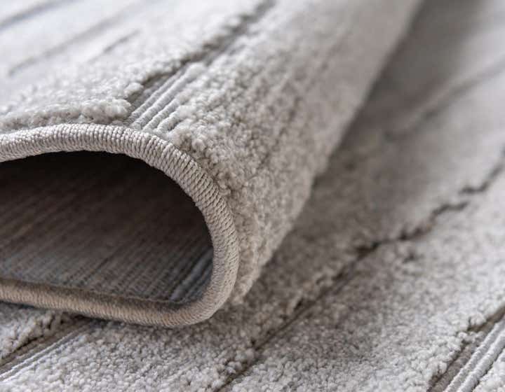 4' x 6' Easy-Clean Sabrina Soto Ola Indoor / Outdoor Rug