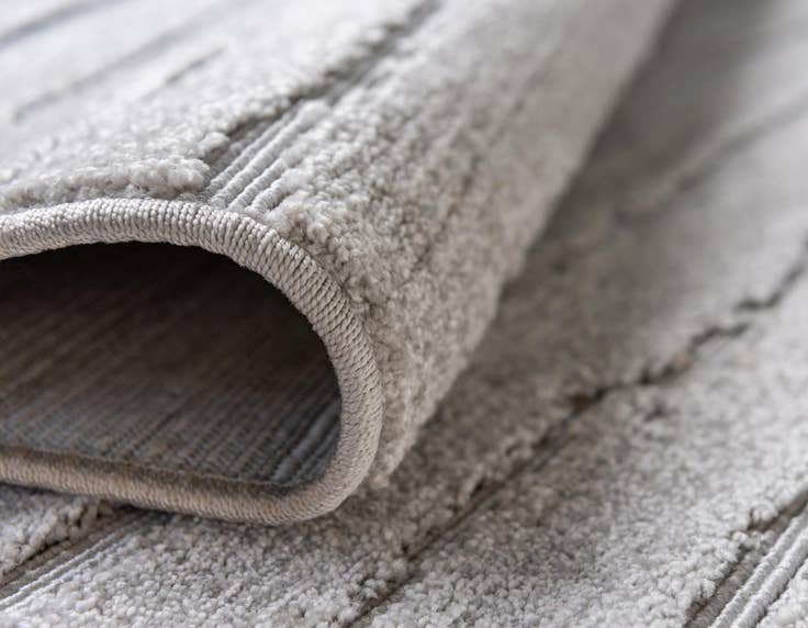 Detail image of 4' x 6' Easy-Clean Sabrina Soto Ola Indoor / Outdoor Rug