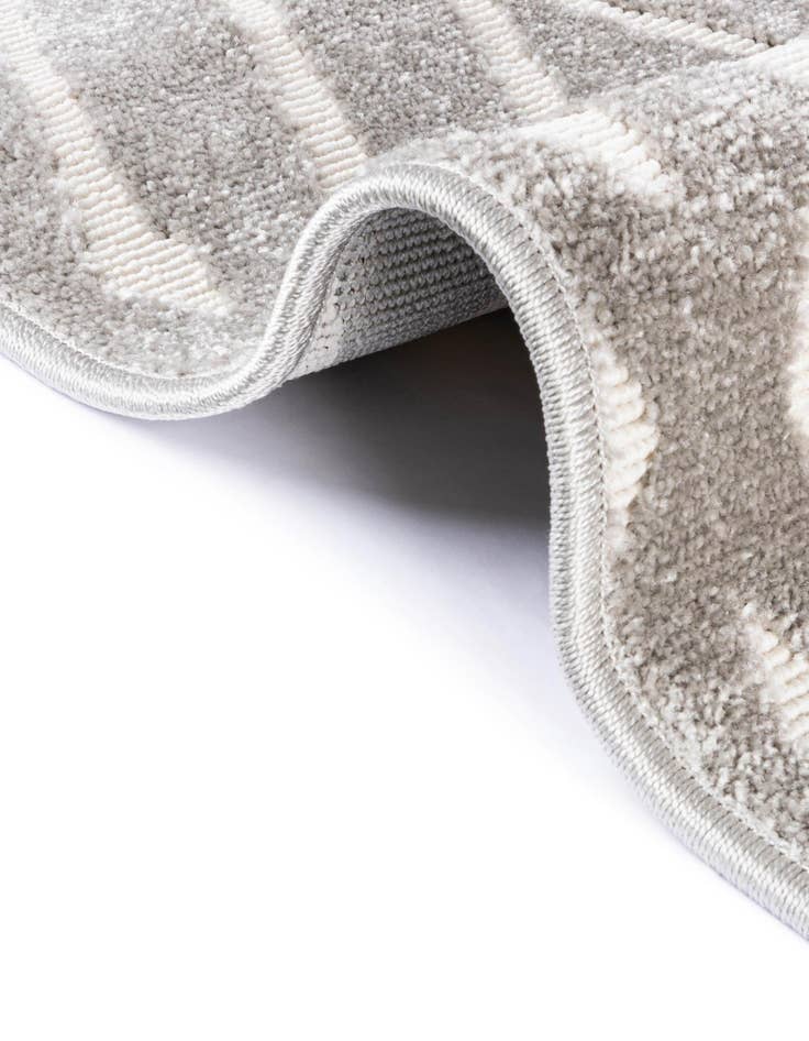 Detail image of 9' x 12' 2 Easy-Clean Sabrina Soto Ella Indoor / Outdoor Rug
