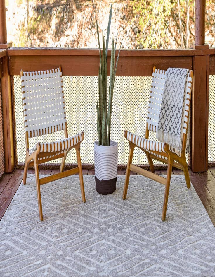 Detail image of 8' x 10'  Washable Sabrina Soto Ella Indoor / Outdoor Rug