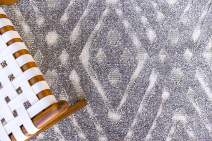 8' x 10' Easy-Clean Sabrina Soto Ella Indoor / Outdoor Rug