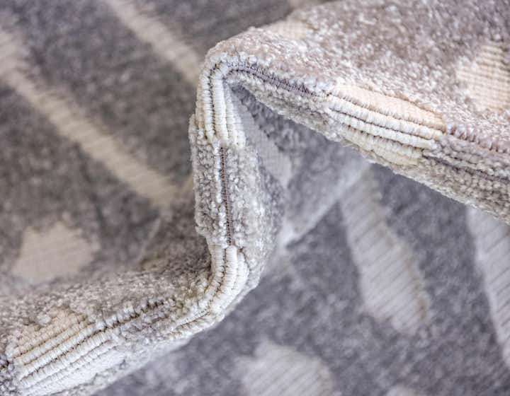 8' x 10' Easy-Clean Sabrina Soto Ella Indoor / Outdoor Rug