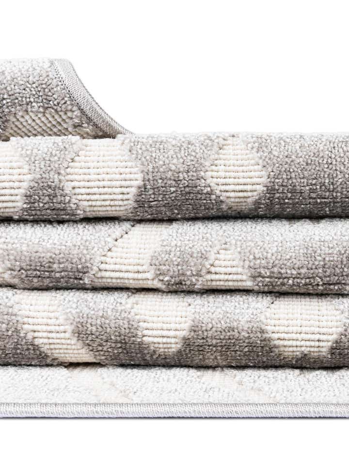 8' x 10' Easy-Clean Sabrina Soto Ella Indoor / Outdoor Rug