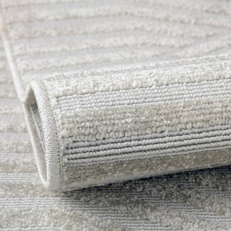 Detail image of 4' x 6' Easy-Clean Sabrina Soto Hudson Indoor / Outdoor Rug