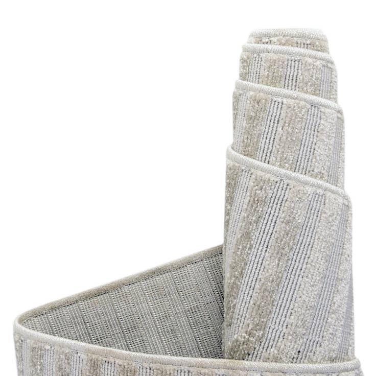 Detail image of 9' x 12' 2 Easy-Clean Sabrina Soto Hudson Indoor / Outdoor Rug