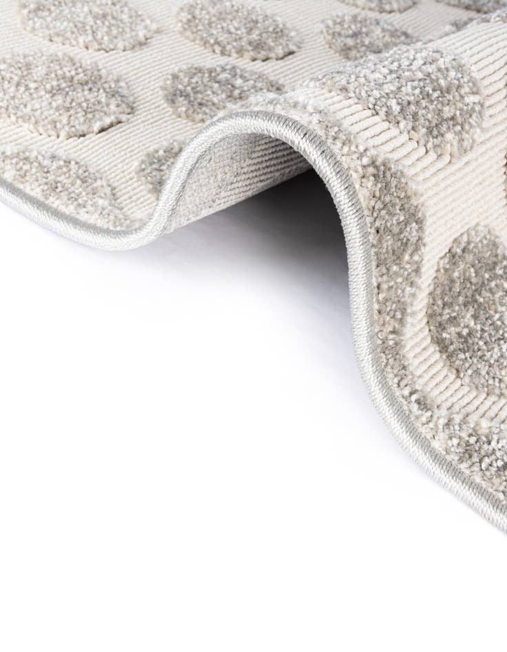 Detail image of 5' x 8' Easy-Clean Sabrina Soto Indoor / Outdoor Rug