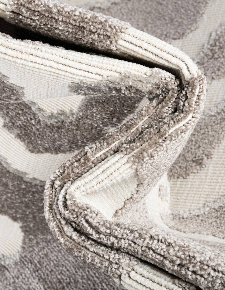 Detail image of 10' x 14' Easy-Clean Sabrina Soto Indoor / Outdoor Rug