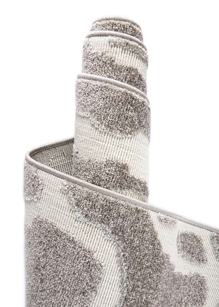 7' 10 x 10' Easy-Clean Sabrina Soto Indoor / Outdoor Rug